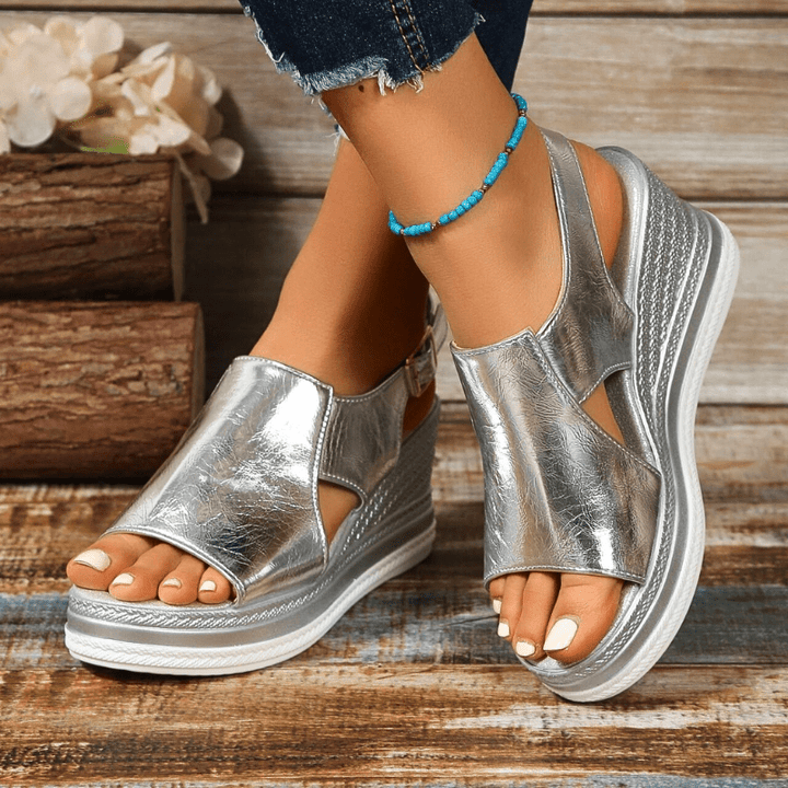 Baylie - Stylové metalické sandály