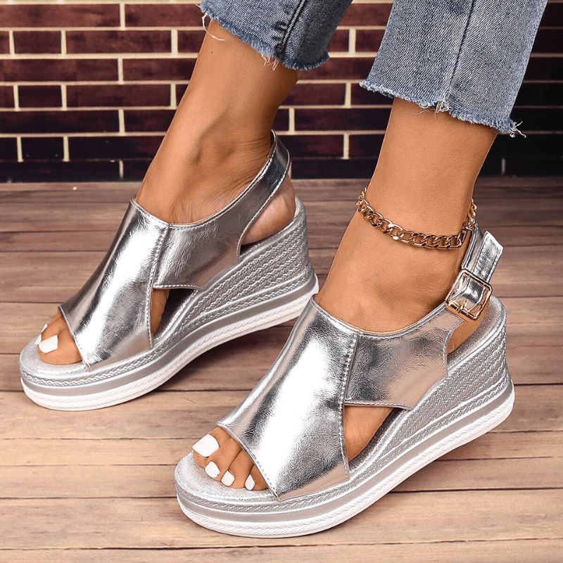 Baylie - Stylové metalické sandály